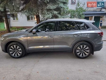 Авто Volkswagen Touareg 2021 № 7987378