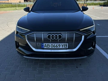 Авто Audi E-Tron 2019 № 7988376
