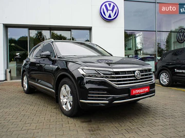 Авто Volkswagen Touareg 2018 № 7988421