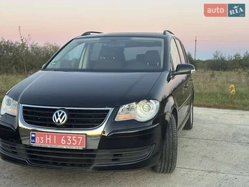 Авто Volkswagen Touran 2008 № 7989003