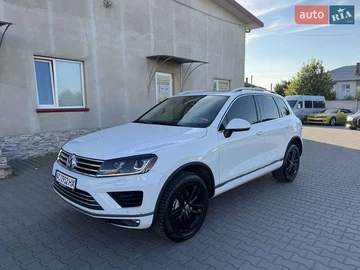 Авто Volkswagen Touareg 2015 № 7989461