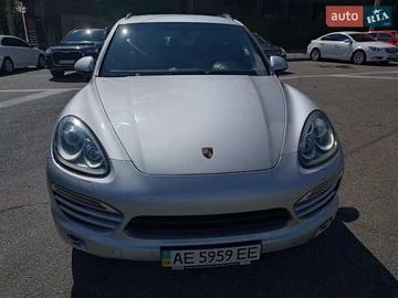 Авто Porsche Cayenne 2010 № 7990251