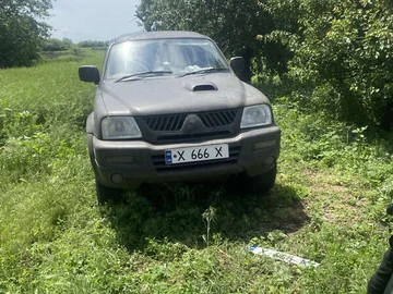 Авто Mitsubishi L 200 2005 № 7991287