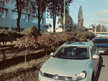 Авто Volkswagen Golf 2010 № 7992101