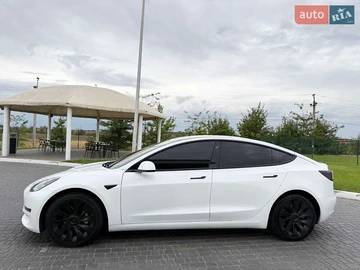 Авто Tesla Model 3 2022 № 7992465