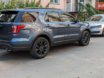 Авто Ford Explorer 2018 № 7992495