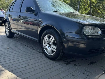 Авто Volkswagen Golf 2000 № 7992808