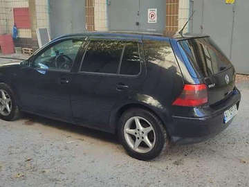 Авто Volkswagen Golf 2000 № 7992840