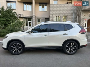 Авто Nissan Rogue 2017 № 7994773