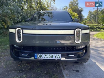Авто Rivian R1S 2022 № 7996053
