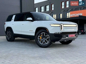 Авто Rivian R1S 2023 № 7996055