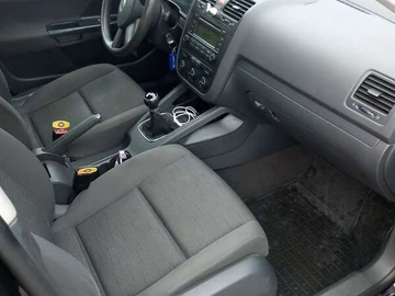 Авто Volkswagen Golf 2004 № 7996197