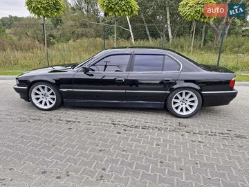 Авто BMW 7 Series 2001 № 7997844