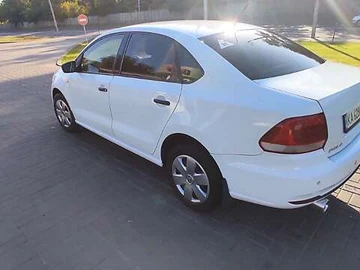Авто Volkswagen Polo 2016 № 7999003