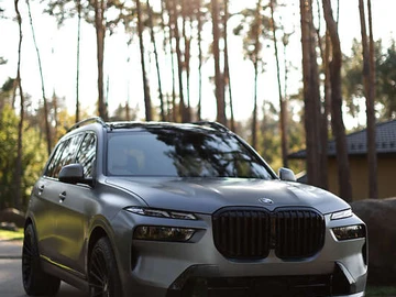 Авто BMW X7 2023 № 7999915