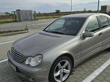 Авто Mercedes C-Class 2004 № 8000377
