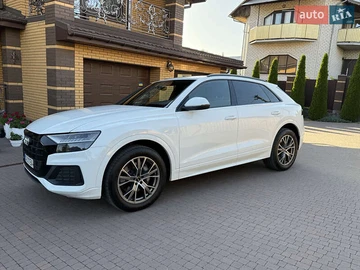 Авто Audi Q8 2021 № 8001260