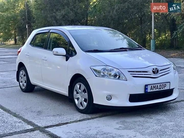 Авто Toyota Auris 2011 № 8001457