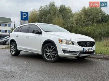 Авто Volvo V60 Cross Country 2015 № 8002073
