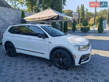 Авто Volkswagen Tiguan 2019 № 8002375