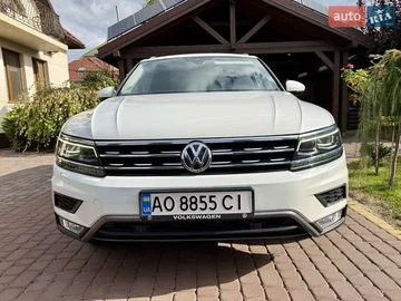 Авто Volkswagen Tiguan 2017 № 8002394