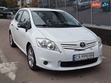 Авто Toyota Auris 2011 № 8003619