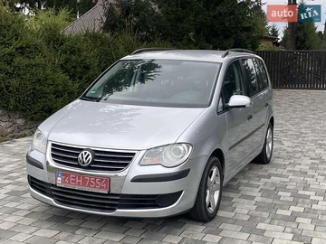 Авто Volkswagen Touran 2010 № 8003652