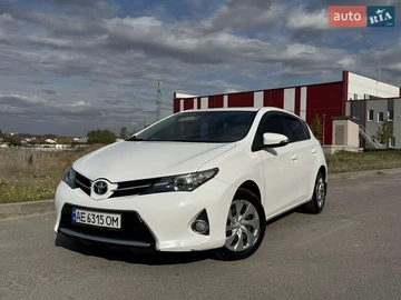 Авто Toyota Auris 2013 № 8003883