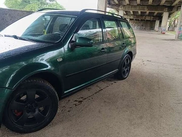 Авто Volkswagen Golf 2001 № 8004642