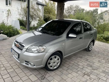 Авто Chevrolet Aveo 2011 № 8004675