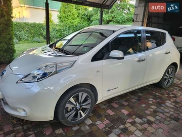 Авто Nissan Leaf 2013 № 8005103