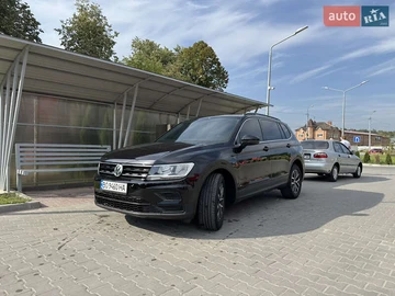 Авто Volkswagen Tiguan 2019 № 8005633