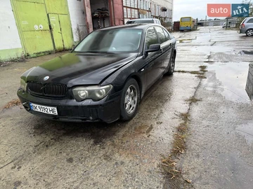 Авто BMW 7 Series 2003 № 8006018