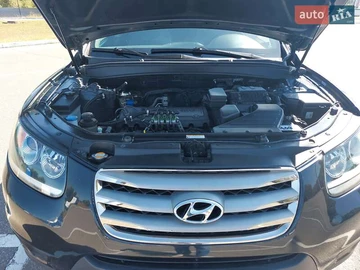 Авто Hyundai Santa Fe 2012 № 8006925