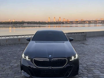 Авто BMW 5 Series 2023 № 8007292