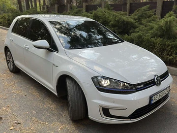 Авто Volkswagen E-Golf 2015 № 8007397