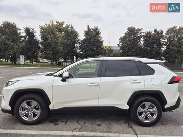 Авто Toyota Rav4 2022 № 8007958