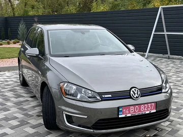 Авто Volkswagen E-Golf 2016 № 8009121