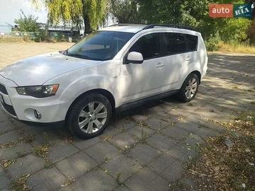 Авто Mitsubishi Outlander Xl 2010 № 8009129