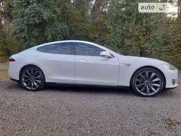 Авто Tesla Model S 2013 № 8010235