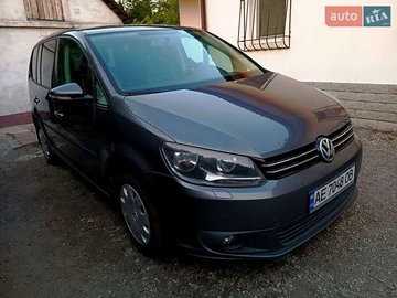 Авто Volkswagen Touran 2010 № 8011629