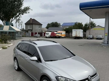 Авто Volkswagen E-Golf 2017 № 8011657