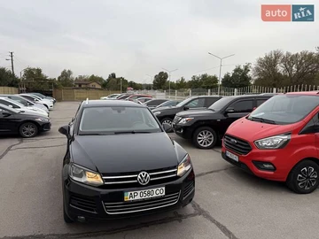 Авто Volkswagen Touareg 2013 № 8012002