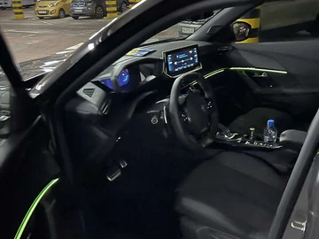 Авто Peugeot 2008 2021 № 8012024