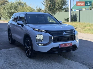 Авто Mitsubishi Outlander 2023 № 8012061