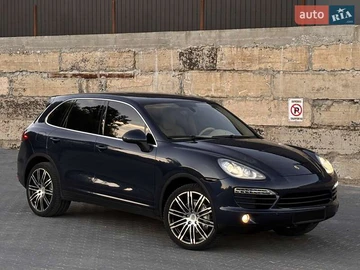 Авто Porsche Cayenne 2011 № 8013062