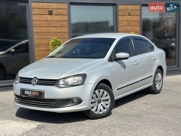 Авто Volkswagen Polo 2012 № 8014004