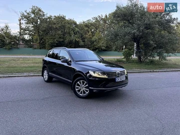Авто Volkswagen Touareg 2017 № 8014378