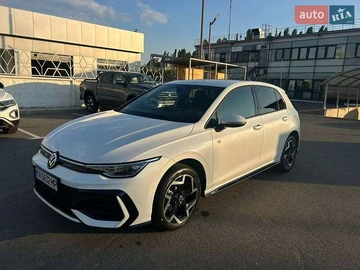 Авто Volkswagen Golf 2024 № 8014388