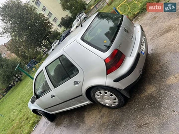 Авто Volkswagen Golf 2001 № 8014427